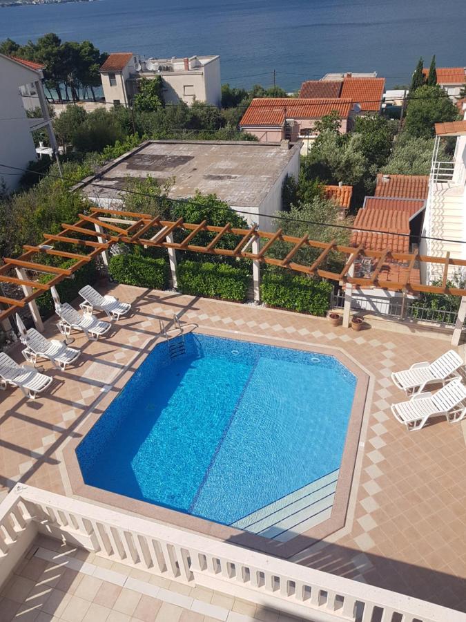Apartment Lea Слатине Экстерьер фото